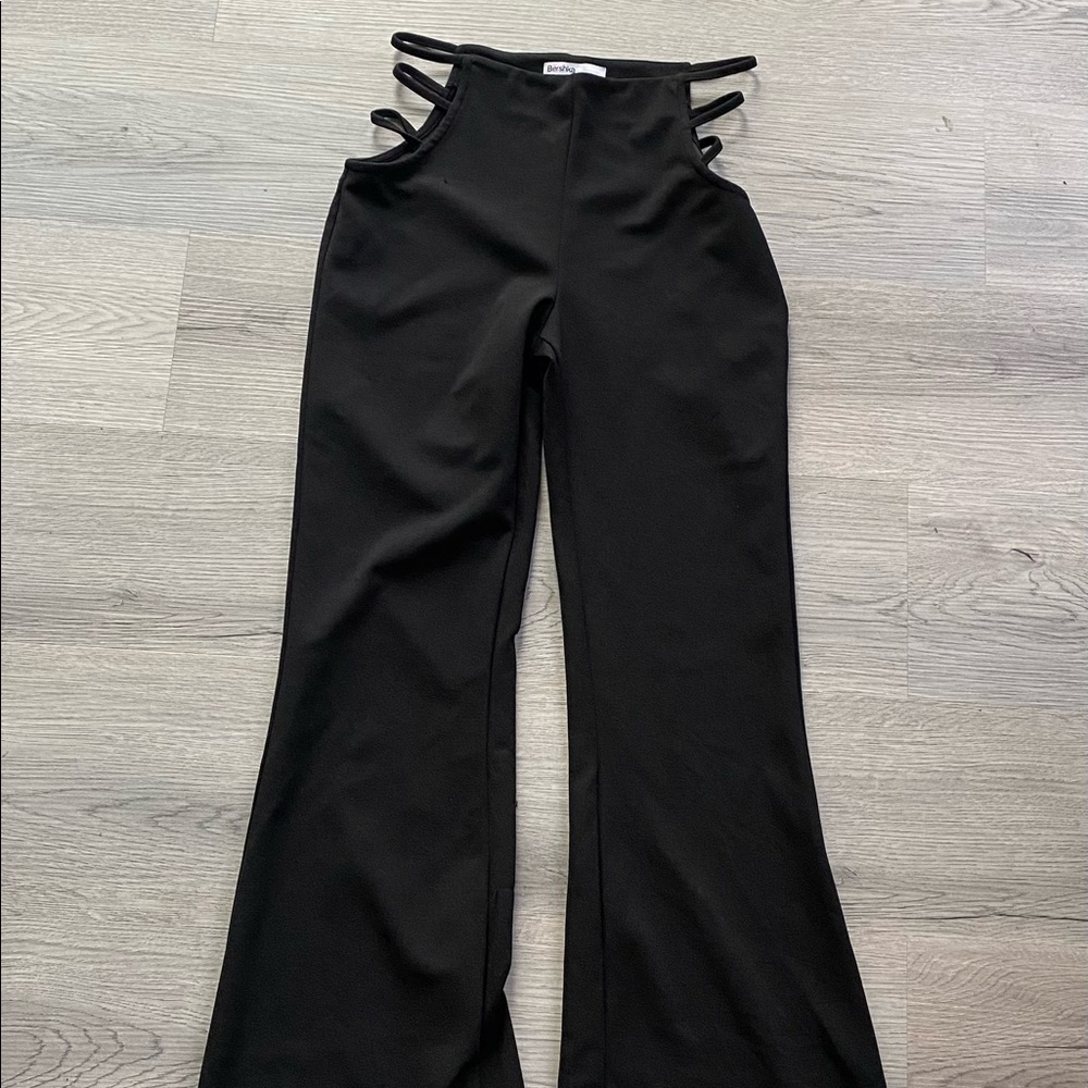 Cut out Flare pants